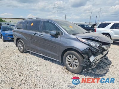 Czwarte zdjęcie samochodu z boku: 2025 TOYOTA SIENNA XLE 7-PASSENGER VIN:5TDYSKFCXSS211443 - miniatura