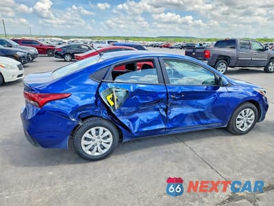 Trzecie zdjęcie samochodu z tyłu: 2020 HYUNDAI ACCENT SE VIN:3KPC24A66LE118325 - miniatura