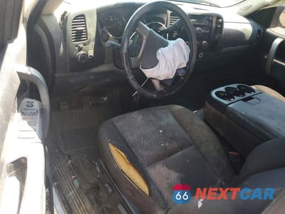Zdjęcie 8 z 13 samochodu: 2010 CHEVROLET SILVERADO K1500 LT VIN:1GCSKSE32AZ115987 - miniatura