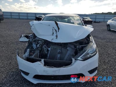 Piąte zdjęcie samochodu w środku: 2016 NISSAN SENTRA S VIN:3N1AB7APXGY231056 - miniatura