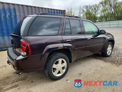 Trzecie zdjęcie samochodu z tyłu: 2008 CHEVROLET TRAILBLAZER LS VIN:1GNDT13S182136172 - miniatura