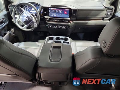 Zdjęcie 8 z 12 samochodu: 2026 GMC SIERRA K1500 SLT VIN:1GTUUDEDXTZ214566 - miniatura