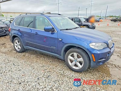 Czwarte zdjęcie samochodu z boku: 2013 BMW X5 XDRIVE50I VIN:5UXZV8C52D0C16583 - miniatura