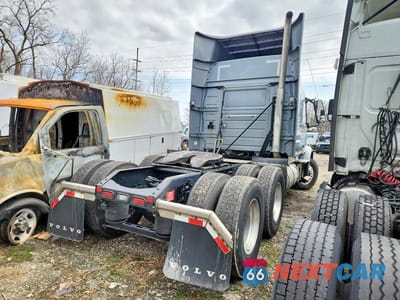 Czwarte zdjęcie samochodu z boku: 2026 VOLVO VNR VIN:4V4WC9EH6TN706731 - miniatura