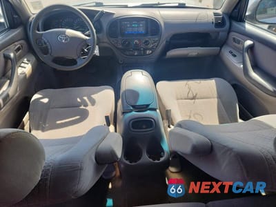 Zdjęcie 8 z 11 samochodu: 2004 TOYOTA TUNDRA SR5 VIN:5TBET34144S440820 - miniatura