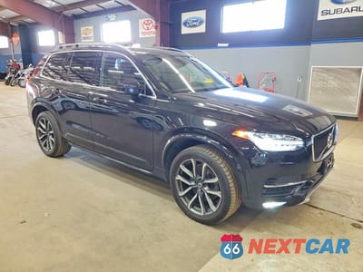 Czwarte zdjęcie samochodu z boku: 2016 VOLVO XC90 T6 VIN:YV4A22PK3G1042102 - miniatura