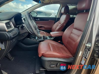 Zdjęcie 7 z 13 samochodu: 2018 KIA SORENTO SX V6 VIN:5XYPKDA51JG367186 - miniatura
