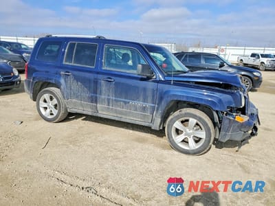 Czwarte zdjęcie samochodu z boku: 2016 JEEP PATRIOT VIN:1C4NJRAB8GD639768 - miniatura