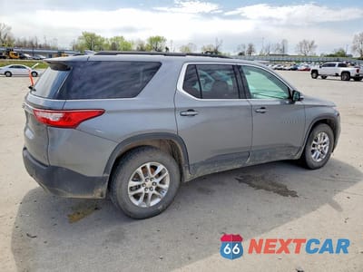 Trzecie zdjęcie samochodu z tyłu: 2021 CHEVROLET TRAVERSE LT VIN:1GNEVGKW3MJ176212 - miniatura