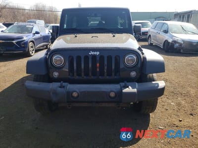 Piąte zdjęcie samochodu w środku: 2015 JEEP WRANGLER UNLIMITED SPORT VIN:1C4BJWDG9FL657449 - miniatura