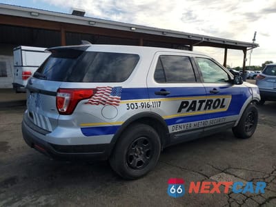 Trzecie zdjęcie samochodu z tyłu: 2018 FORD EXPLORER POLICE INTERCEPTOR VIN:1FM5K8AR8JGA46160 - miniatura