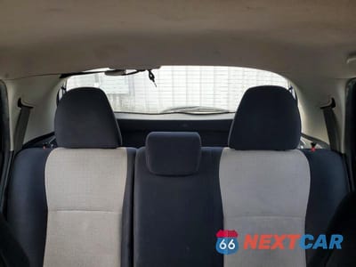 Zdjęcie 10 z 13 samochodu: 2012 TOYOTA YARIS 5-DOOR LE VIN:JTDKTUD38CD519841 - miniatura
