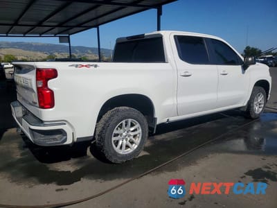 Trzecie zdjęcie samochodu z tyłu: 2019 CHEVROLET SILVERADO K1500 RST VIN:1GCUYEED9KZ317051 - miniatura