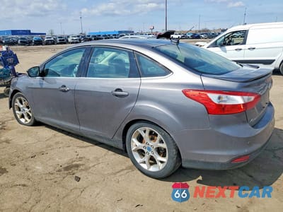 Drugie zdjęcie samochodu z przodu: 2014 FORD FOCUS TITANIUM VIN:1FADP3J21EL116950 - miniatura