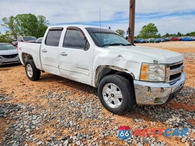 Czwarte zdjęcie samochodu z boku: 2011 CHEVROLET SILVERADO K1500 LT VIN:3GCPKSE33BG386709 - miniatura