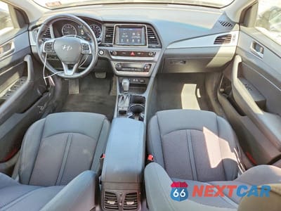 Zdjęcie 8 z 12 samochodu: 2019 HYUNDAI SONATA SEL VIN:5NPE34AF5KH771079 - miniatura