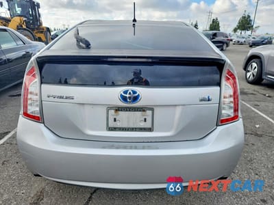 Zdjęcie 6 z 12 samochodu: 2013 TOYOTA PRIUS TWO VIN:JTDKN3DU1D1695081 - miniatura