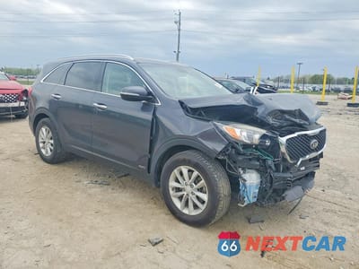 Czwarte zdjęcie samochodu z boku: 2017 KIA SORENTO LX VIN:5XYPGDA3XHG333080 - miniatura