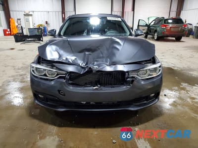 Piąte zdjęcie samochodu w środku: 2018 BMW 320 XI VIN:WBA8A3C55JA495328 - miniatura