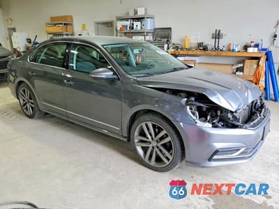 Czwarte zdjęcie samochodu z boku: 2016 VOLKSWAGEN PASSAT S VIN:1VWAT7A33GC008399 - miniatura