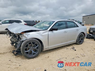 2020 CHRYSLER 300 TOURING 2C3CCAAG9LH239394 - główne zdjęcie licytacji z USA - miniatura