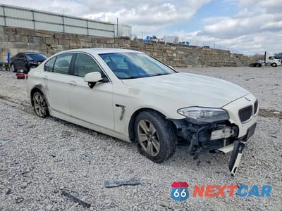 Czwarte zdjęcie samochodu z boku: 2013 BMW 528 XI VIN:WBAXH5C59DD106664 - miniatura