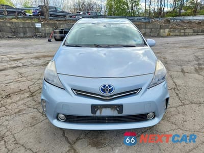 Piąte zdjęcie samochodu w środku: 2012 TOYOTA PRIUS V FIVE VIN:JTDZN3EU1C3040807 - miniatura
