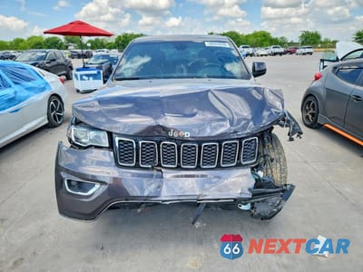 Piąte zdjęcie samochodu w środku: 2021 JEEP GRAND CHEROKEE LAREDO VIN:1C4RJEAG8MC538527 - miniatura