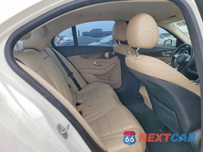 Zdjęcie 10 z 13 samochodu: 2015 MERCEDES-BENZ C 300 4MATIC VIN:55SWF4KB2FU003120 - miniatura