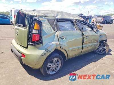 Trzecie zdjęcie samochodu z tyłu: 2011 KIA SOUL + VIN:KNDJT2A23B7335657 - miniatura