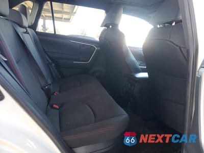 Zdjęcie 10 z 12 samochodu: 2021 TOYOTA RAV4 PRIME SE VIN:JTMAB3FV9MD065351 - miniatura