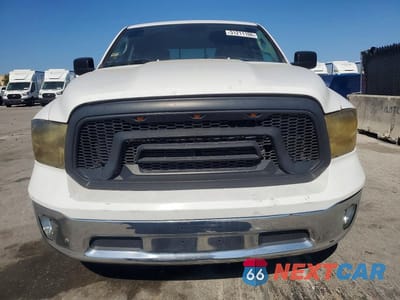 Piąte zdjęcie samochodu w środku: 2020 RAM 1500 CLASSIC SLT VIN:1C6RR6TT6LS110976 - miniatura