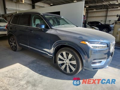 Czwarte zdjęcie samochodu z boku: 2024 VOLVO XC90 PLUS VIN:YV4H60CE5R1218318 - miniatura