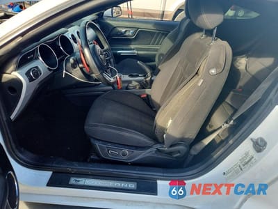 Zdjęcie 7 z 12 samochodu: 2015 FORD MUSTANG VIN:1FA6P8TH1F5383776 - miniatura