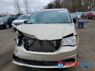 Piąte zdjęcie samochodu w środku: 2014 DODGE GRAND CARAVAN SE VIN:2C4RDGBGXER109366 - miniatura