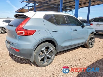 Trzecie zdjęcie samochodu z tyłu: 2020 VOLVO XC40 T5 MOMENTUM VIN:YV4162UK0L2325943 - miniatura