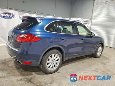 Trzecie zdjęcie samochodu z tyłu: 2014 PORSCHE CAYENNE VIN:WP1AA2A21ELA02616 - miniatura