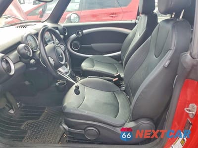 Zdjęcie 7 z 12 samochodu: 2010 MINI COOPER VIN:WMWMR3C51ATU97895 - miniatura
