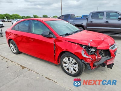 Czwarte zdjęcie samochodu z boku: 2015 CHEVROLET CRUZE LS VIN:1G1PA5SH0F7165616 - miniatura