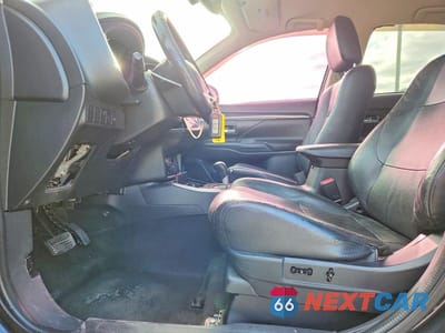 Zdjęcie 7 z 13 samochodu: 2018 MITSUBISHI OUTLANDER SE VIN:JA4AD3A33JJ000597 - miniatura