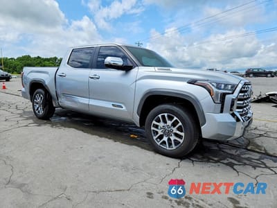 Czwarte zdjęcie samochodu z boku: 2026 TOYOTA TUNDRA 1794 EDITION HV VIN:5TFMC5DBXTX131241 - miniatura