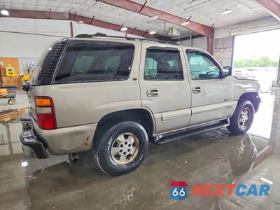 Trzecie zdjęcie samochodu z tyłu: 2001 CHEVROLET TAHOE K1500 VIN:1GNEK13T21J142543 - miniatura