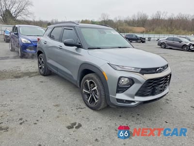 Czwarte zdjęcie samochodu z boku: 2023 CHEVROLET TRAILBLAZER RS VIN:KL79MUSL7PB083724 - miniatura