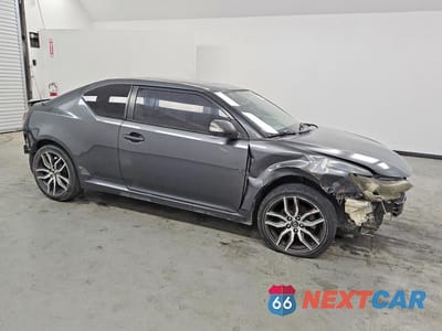 Czwarte zdjęcie samochodu z boku: 2014 SCION TC MONOGRAM VIN:JTKJF5C7XE3086148 - miniatura