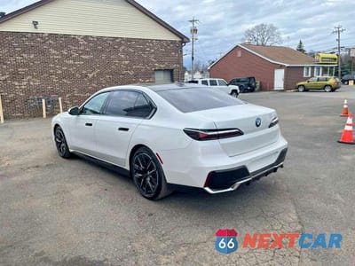 Drugie zdjęcie samochodu z przodu: 2023 BMW I7 XDRIVE60 VIN:WBY53EJ08PCL69978 - miniatura