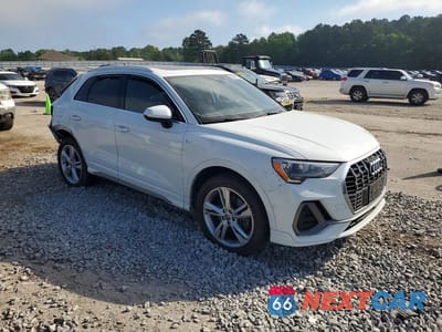 Czwarte zdjęcie samochodu z boku: 2020 AUDI Q3 PREMIUM S LINE VIN:WA1DECF35L1102845 - miniatura