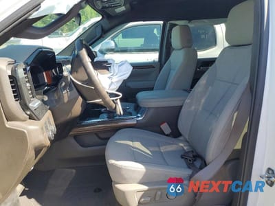 Zdjęcie 7 z 12 samochodu: 2024 CHEVROLET SILVERADO K1500 RST VIN:2GCUDEED9R1194883 - miniatura