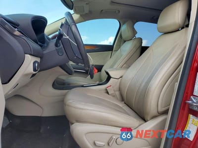 Zdjęcie 7 z 12 samochodu: 2017 LINCOLN MKC SELECT VIN:5LMCJ2C90HUL52539 - miniatura