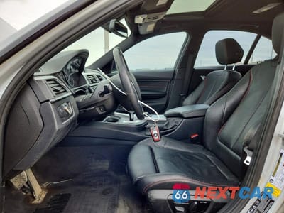 Zdjęcie 7 z 12 samochodu: 2013 BMW 328 XI VIN:WBA3B3C52DF537694 - miniatura