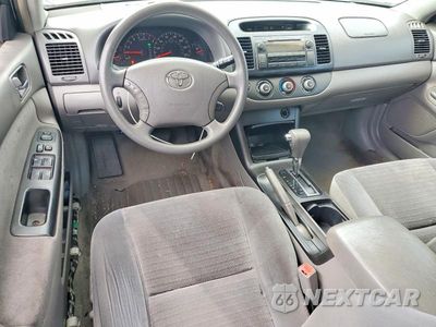 Zdjęcie 8 z 12 samochodu: 2005 TOYOTA CAMRY LE VIN:4T1BE32K65U634547 - miniatura